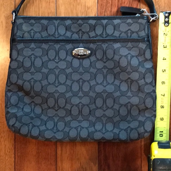 Coach crossbody - Picture 4 of 7